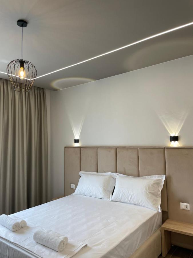 Hotel Lubjana Драч Екстериор снимка