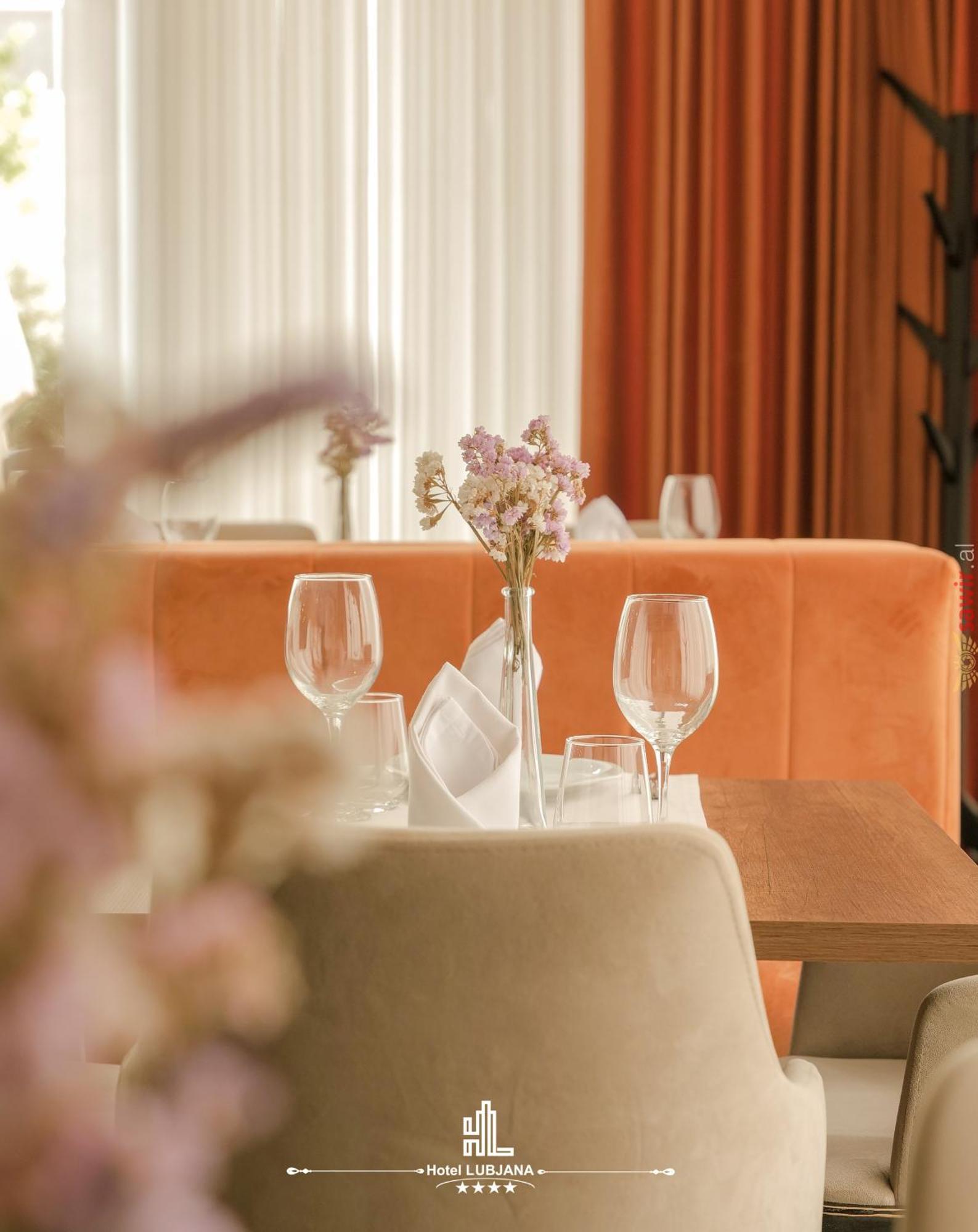 Hotel Lubjana Драч Екстериор снимка